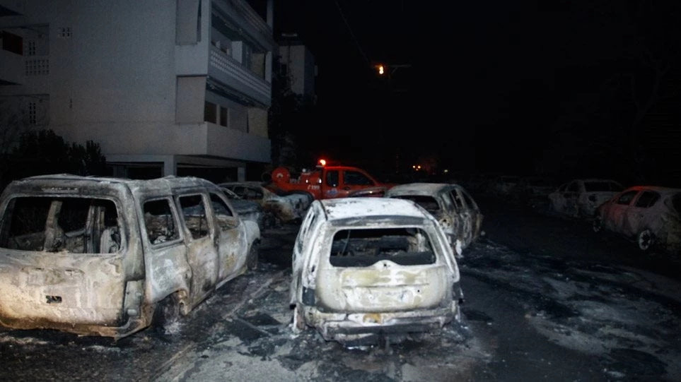 Σύλληψη ατόμων για πλιάτσικο στα καμένα στο Μάτι